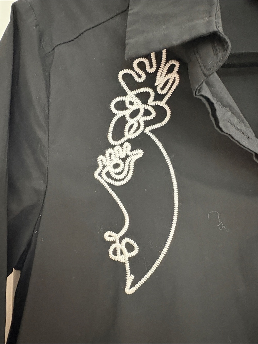 Gracia Black Button-Up Tunic with White Line-Face Embroidery - Picture 3 of 4